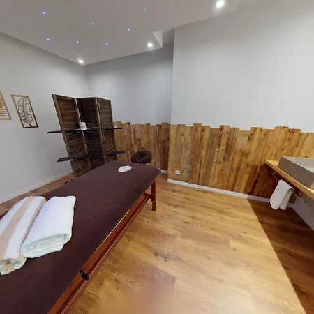 Apartament Grands Avec Jacuzzi Prive By L'argalyde Spa&detente