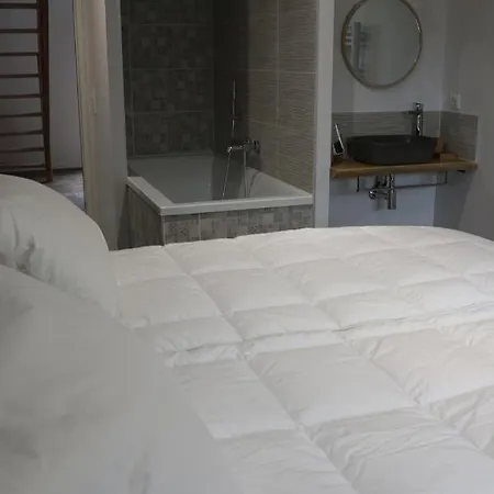 Apartament Grands Avec Jacuzzi Prive By L'argalyde Spa&detente